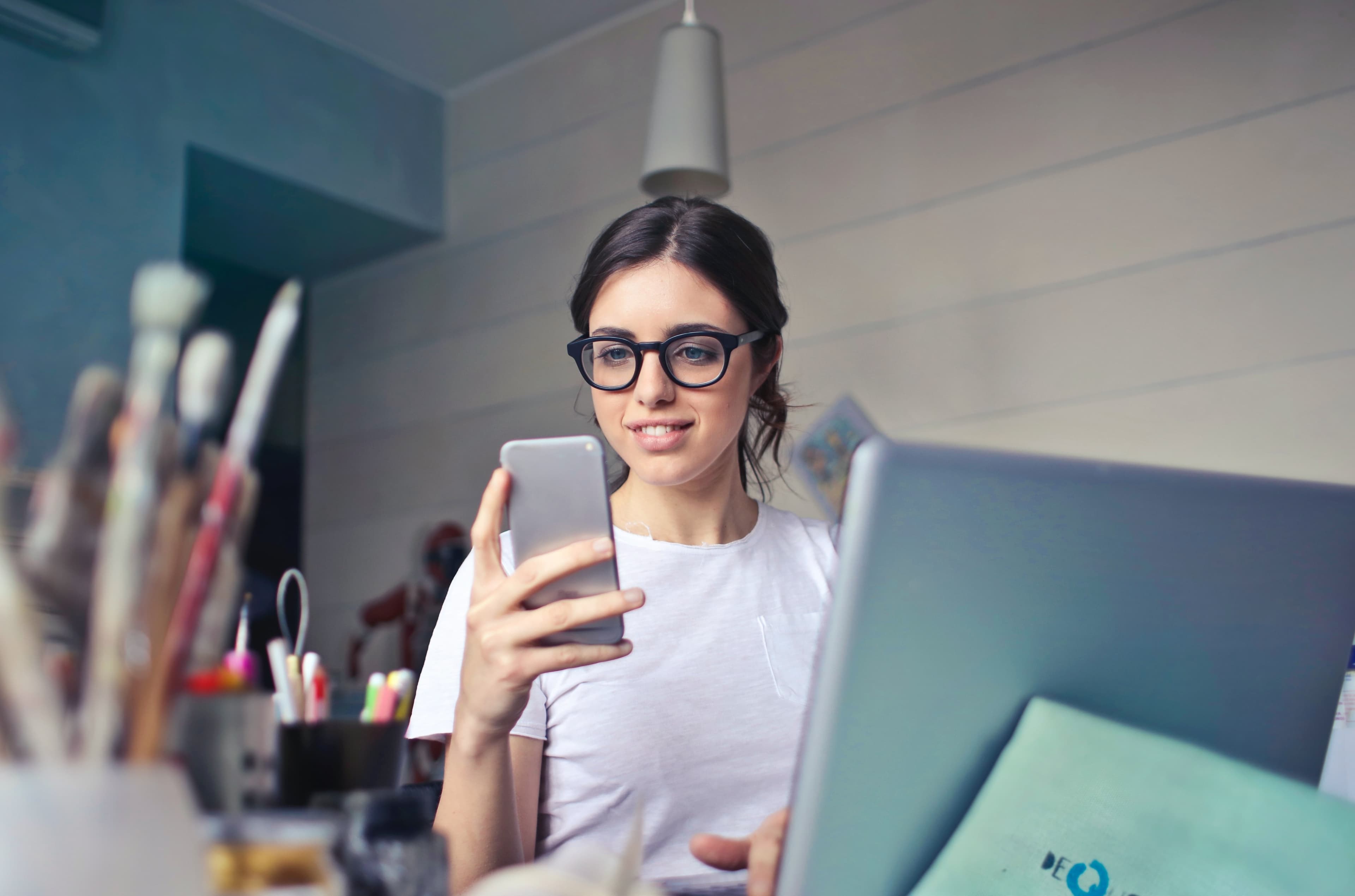 Keeping customers in the loop: what is IVR for mobile phones and how does it enhance customer experience?